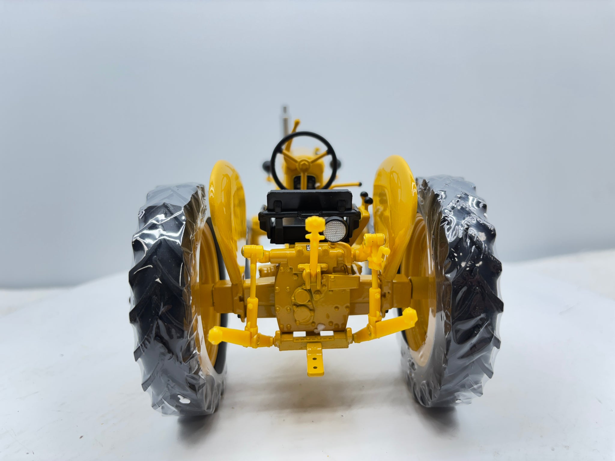 1/16 John Deere 420 Industrial