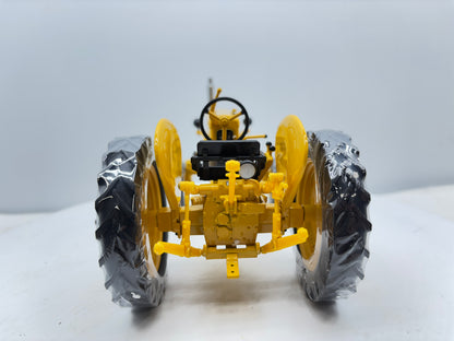 1/16 John Deere 420 Industrial