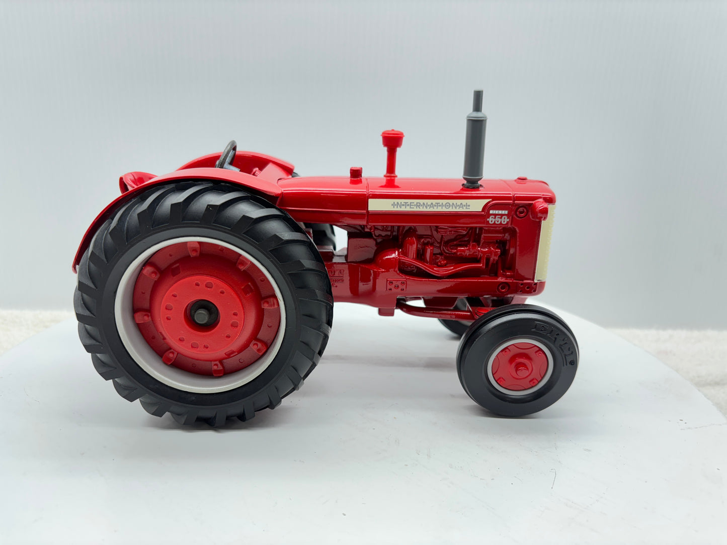 1/16 International 650