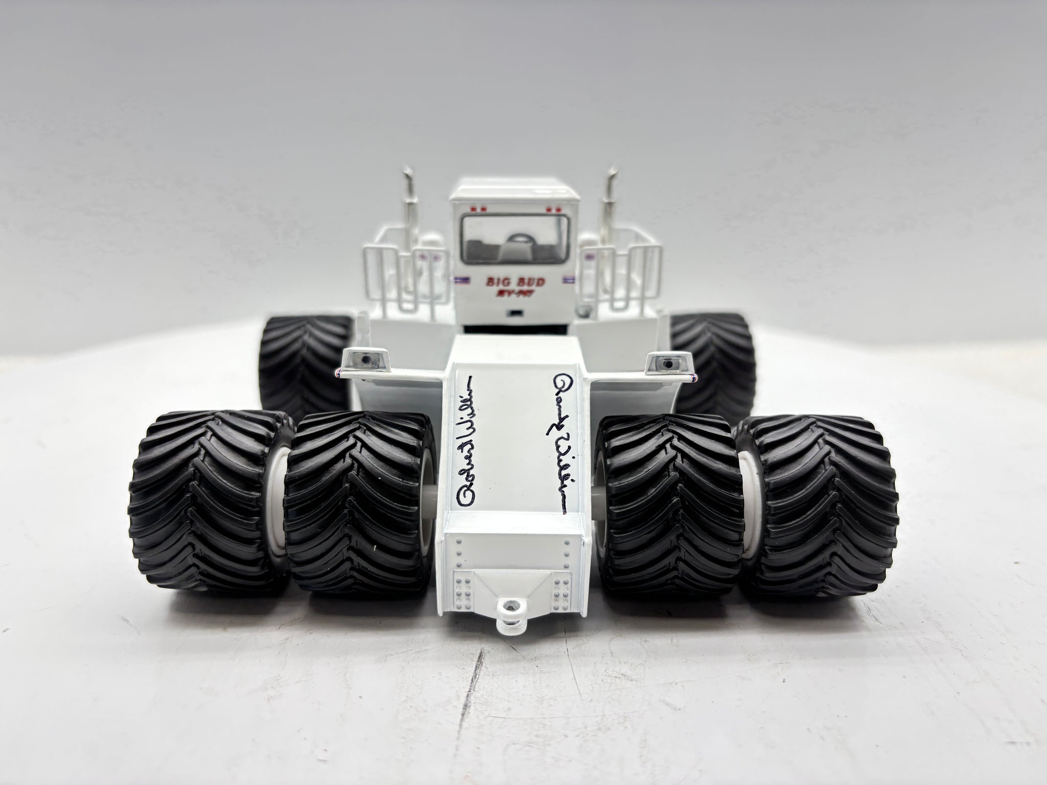 1/64 Big Bud 16V-747 Titan LSW Signed