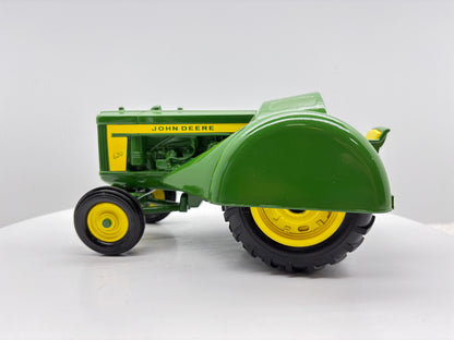 1/16 John Deere 620 Orchard Tractor