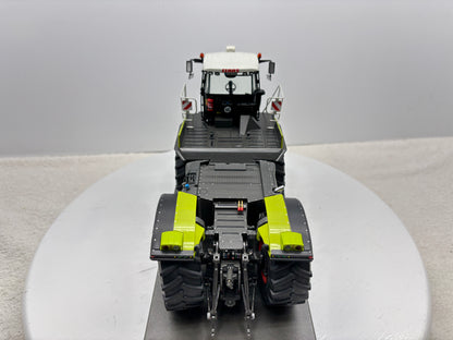 1/32 Claas Xerion 4000 Saddle Trac