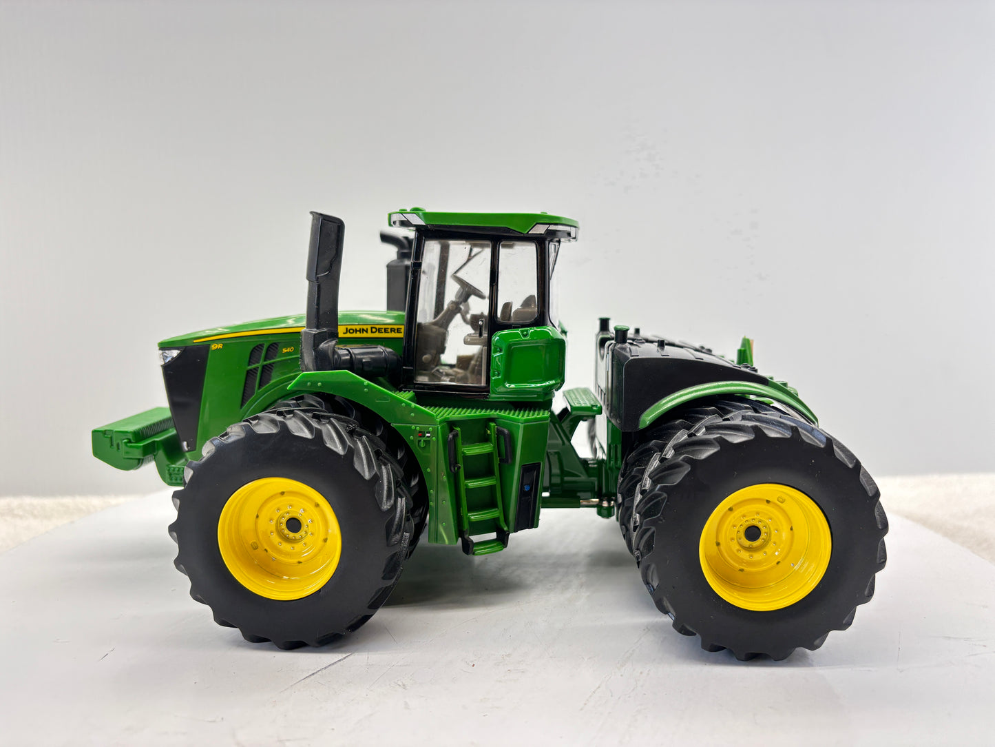 1/32 John Deere 9R 540