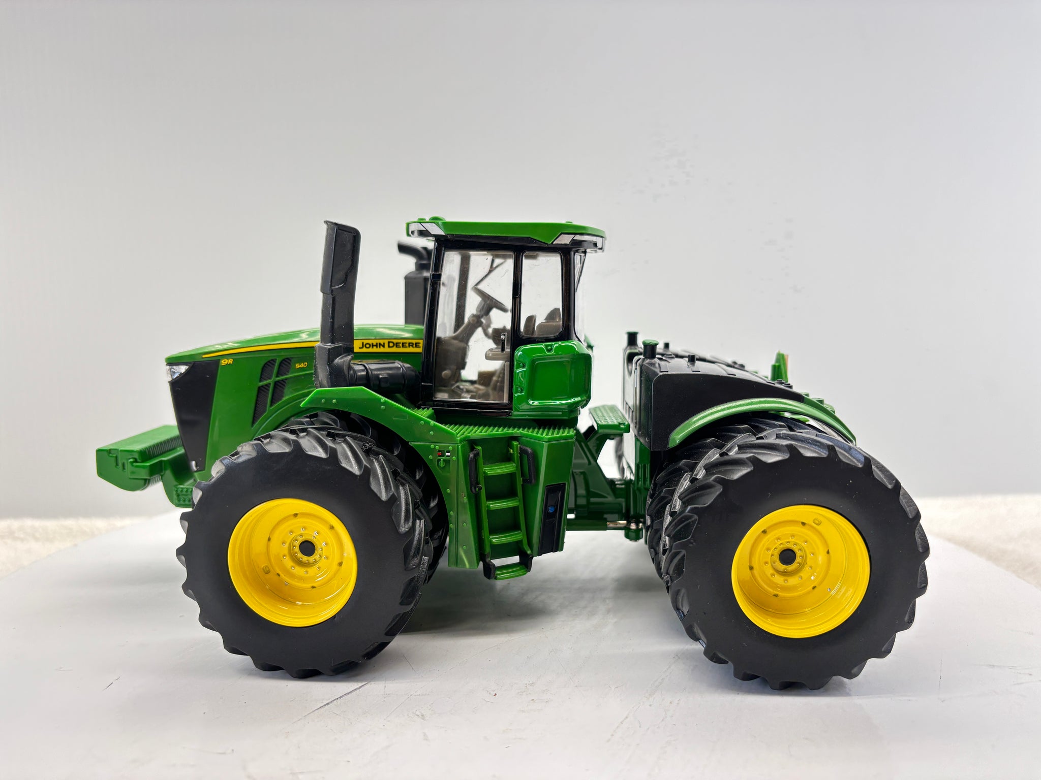 1/32 John Deere 9R 540