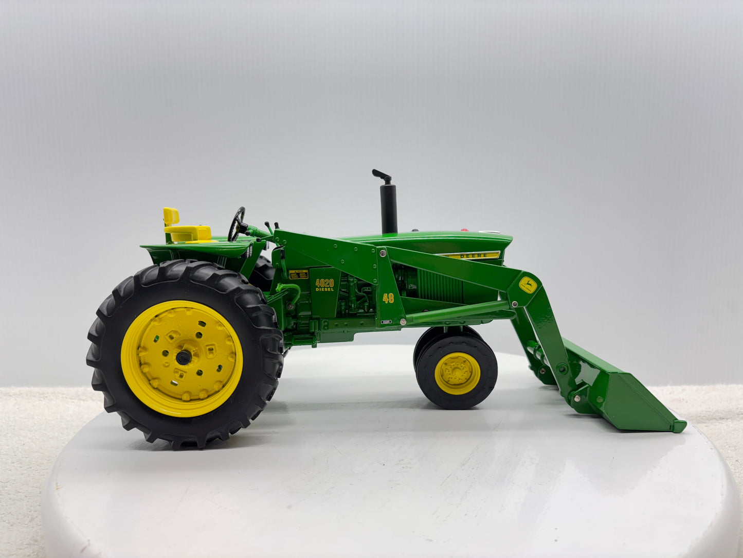 1/16 John Deere 4020 with 48 Loader