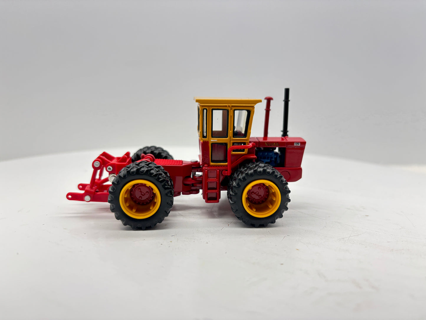 1/64 Versatile 125 Prestige