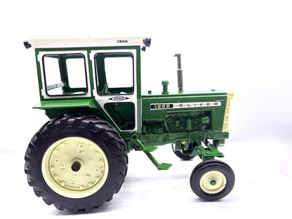 1/16 Oliver 1655 with Hiniker Cab