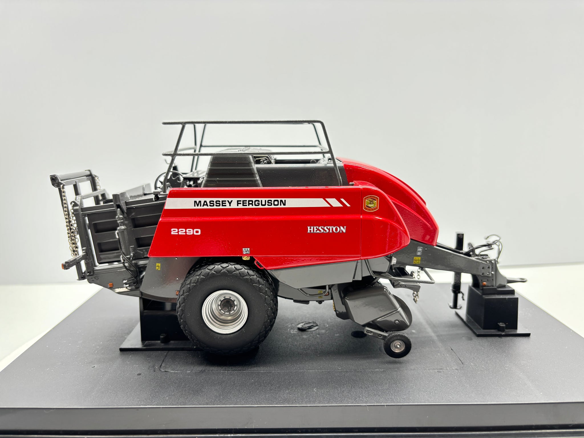 1/32 Massey Ferguson 2290