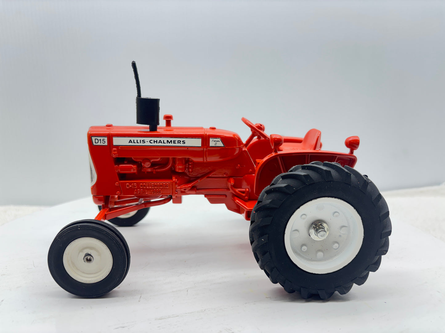 1/16 Allis-Chalmers D-15 Collector Edition