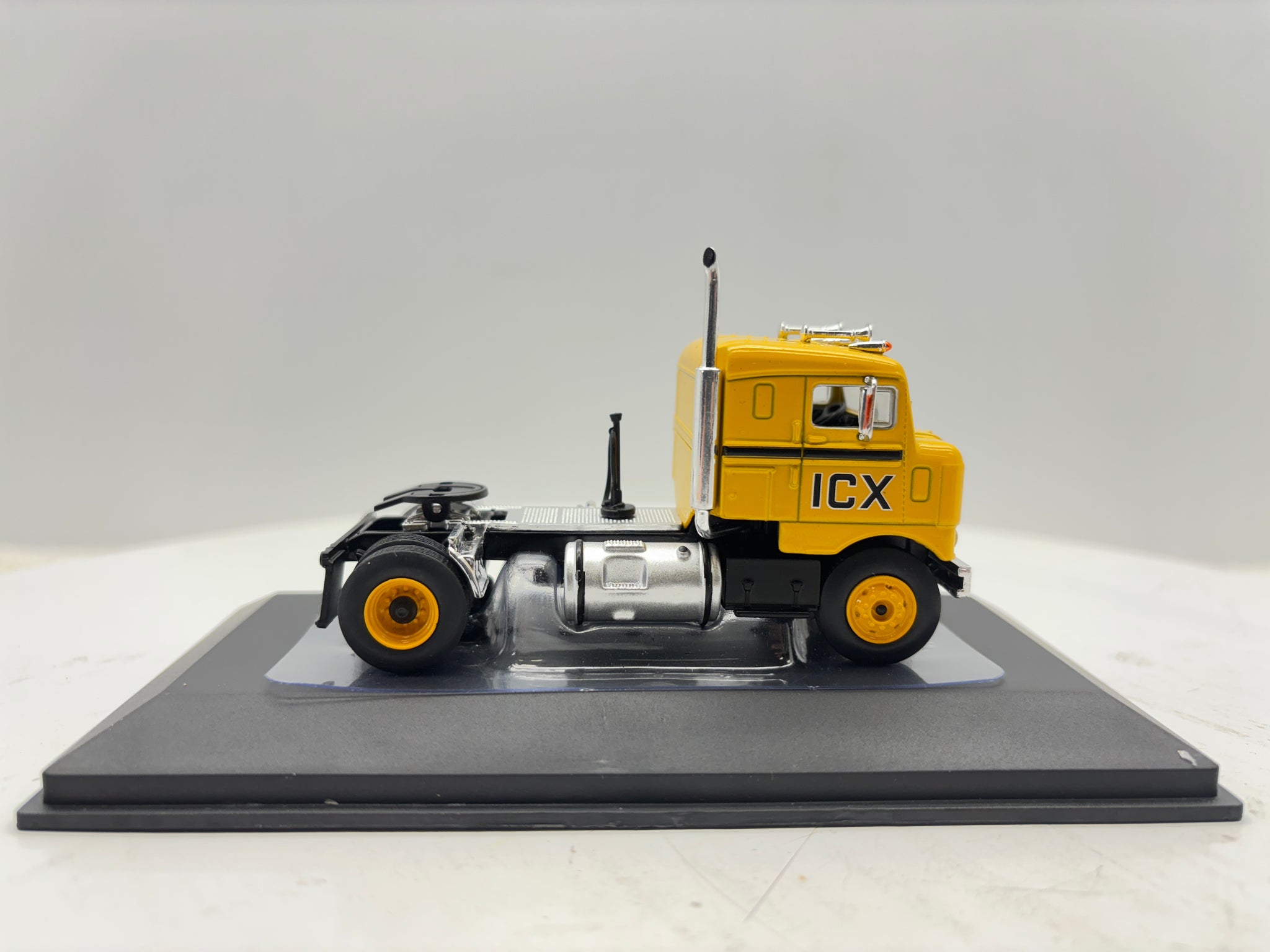 1/64 Kenworth Bullnose ICX