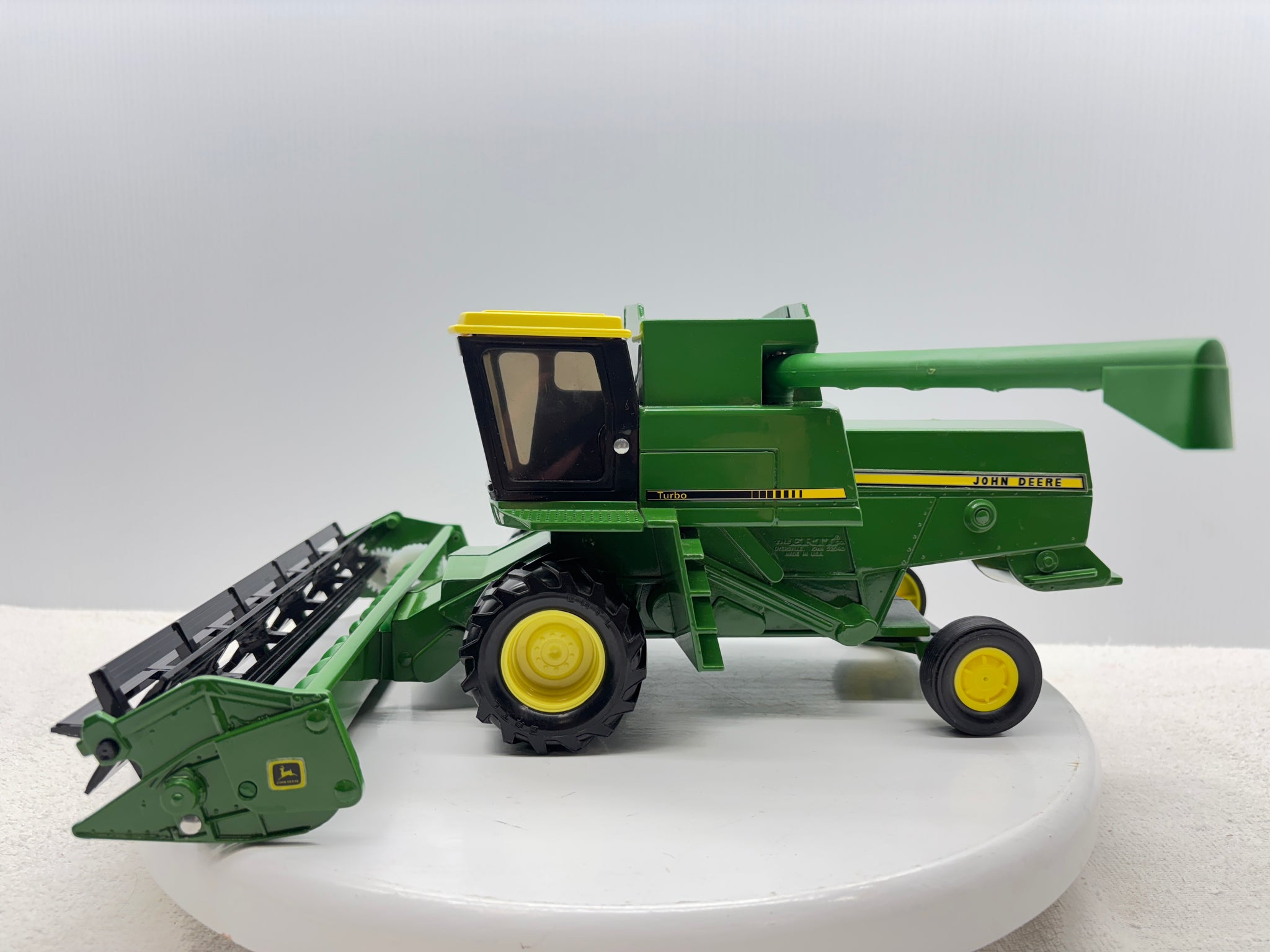 1/28 John Deere Titan