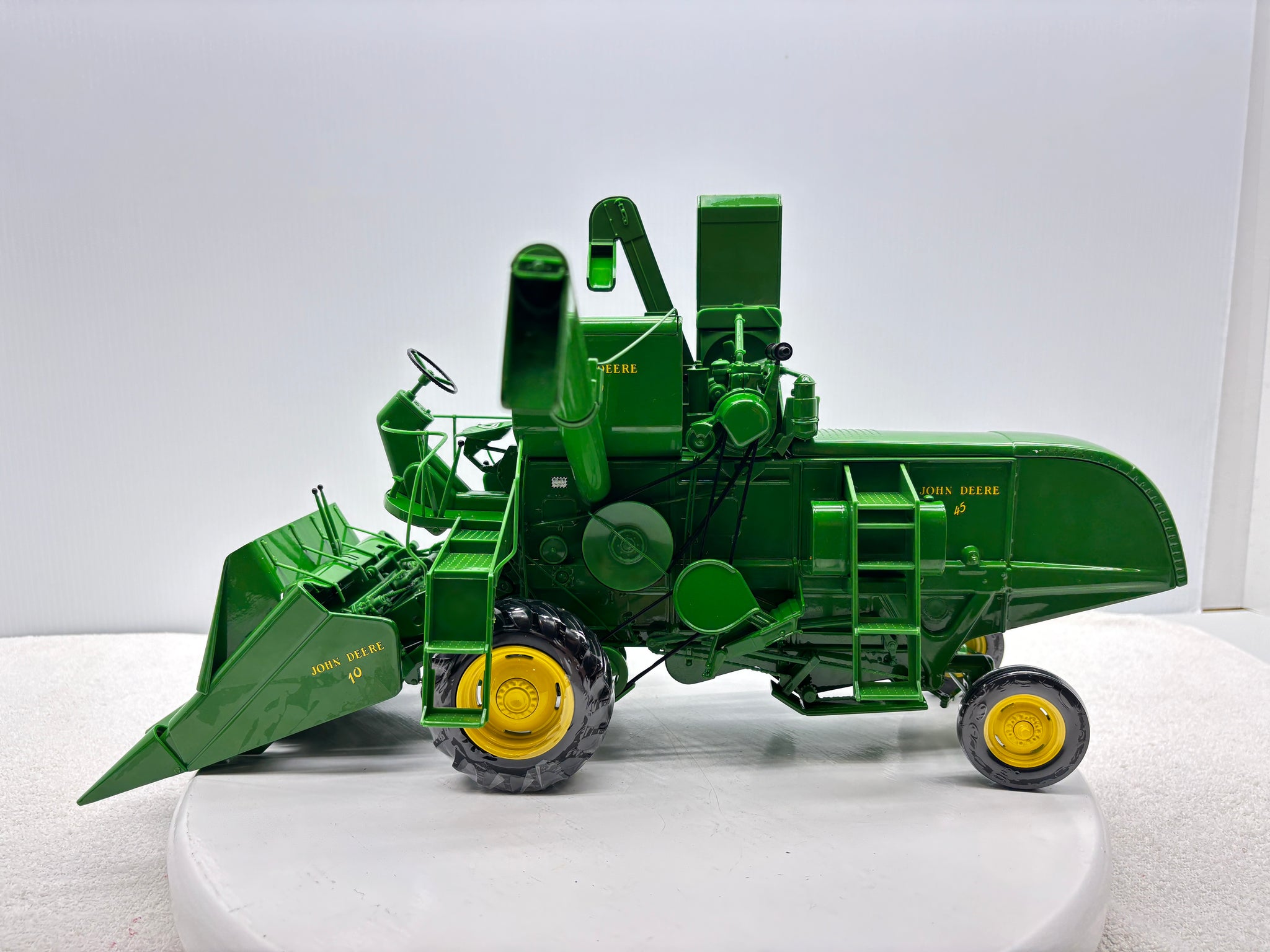 1/16 John Deere 45 Prestige