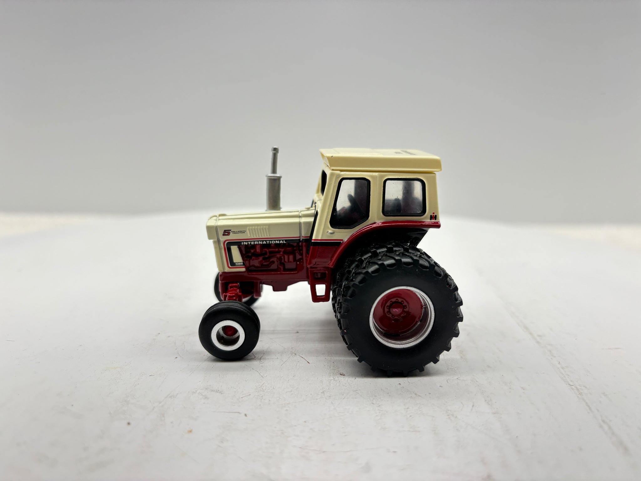 1/64 International 1066 50th Anniversary