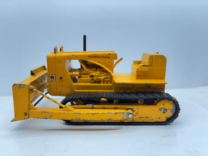 1/16 International TD-25 Crawler