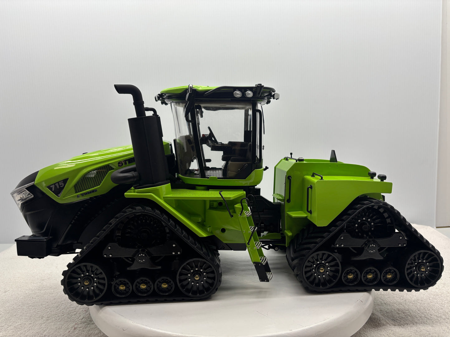 1/16 Case IH Steiger 715 Green Custom