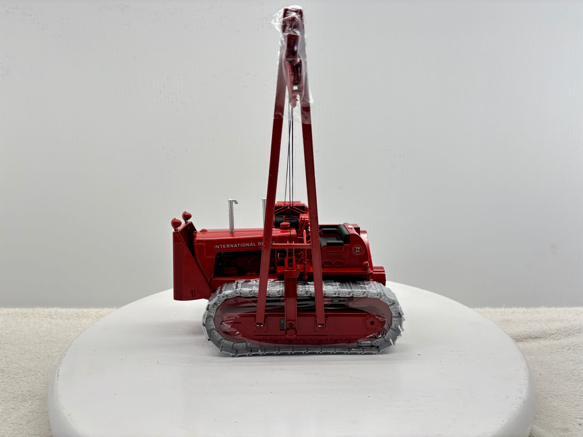 1/25 International TD-24 Pipe Layer