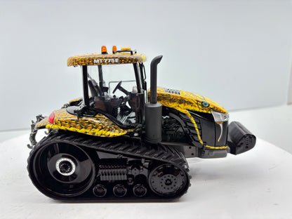 1/32 Challenger MT775E Field Viper