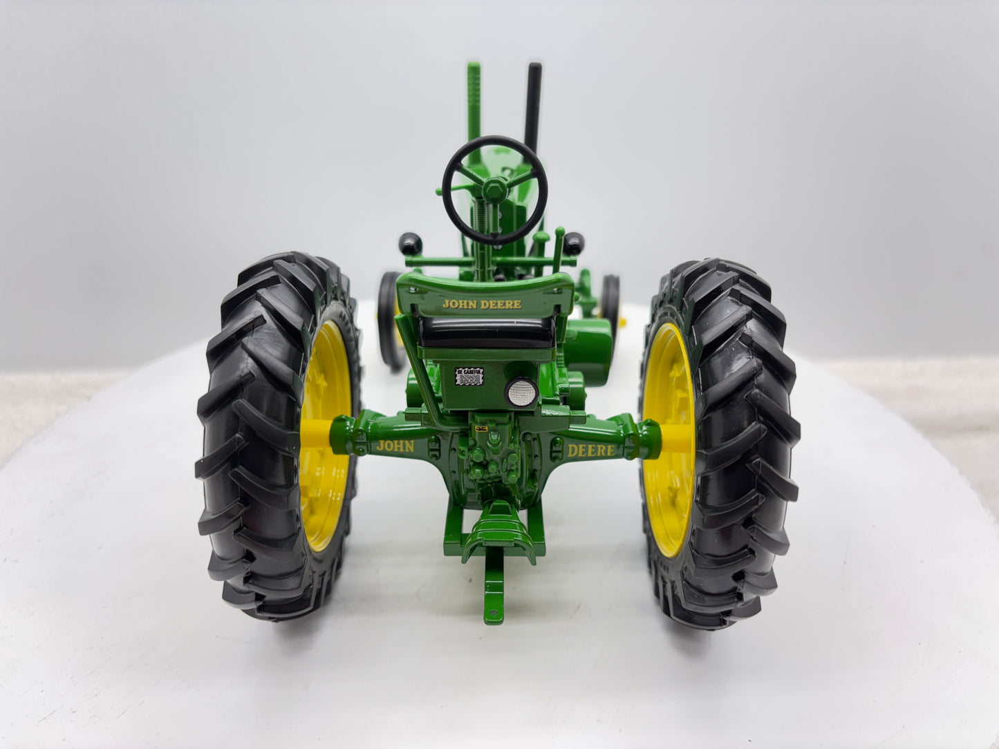 1/16 John Deere Model G Prestige