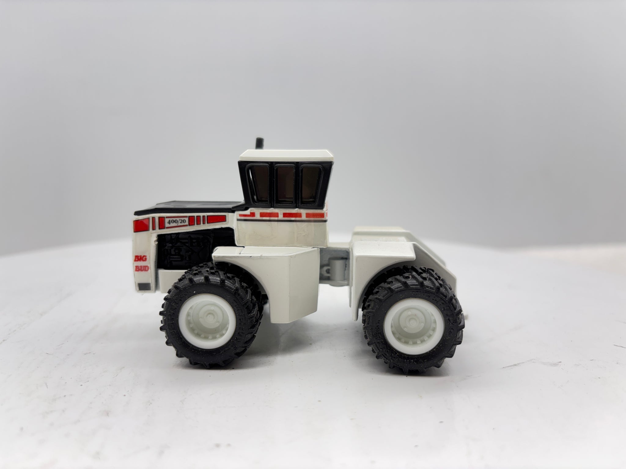 1/64 Big Bud 400-20 Home Hardware