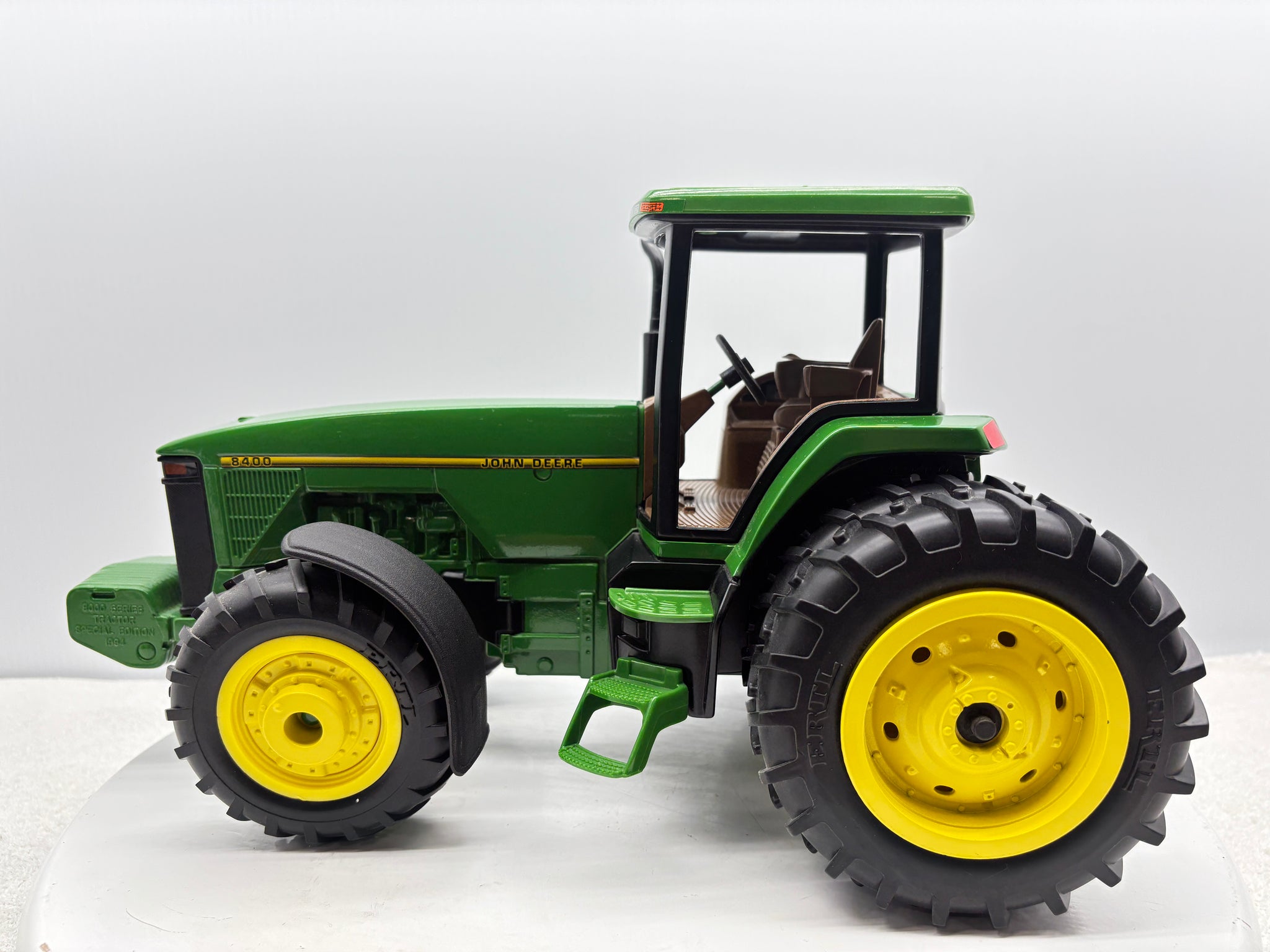 1/16 John Deere 8400