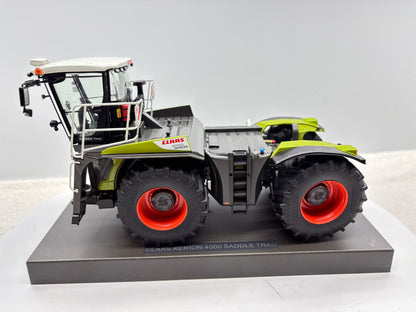 1/32 Claas Xerion 4000 Saddle Trac