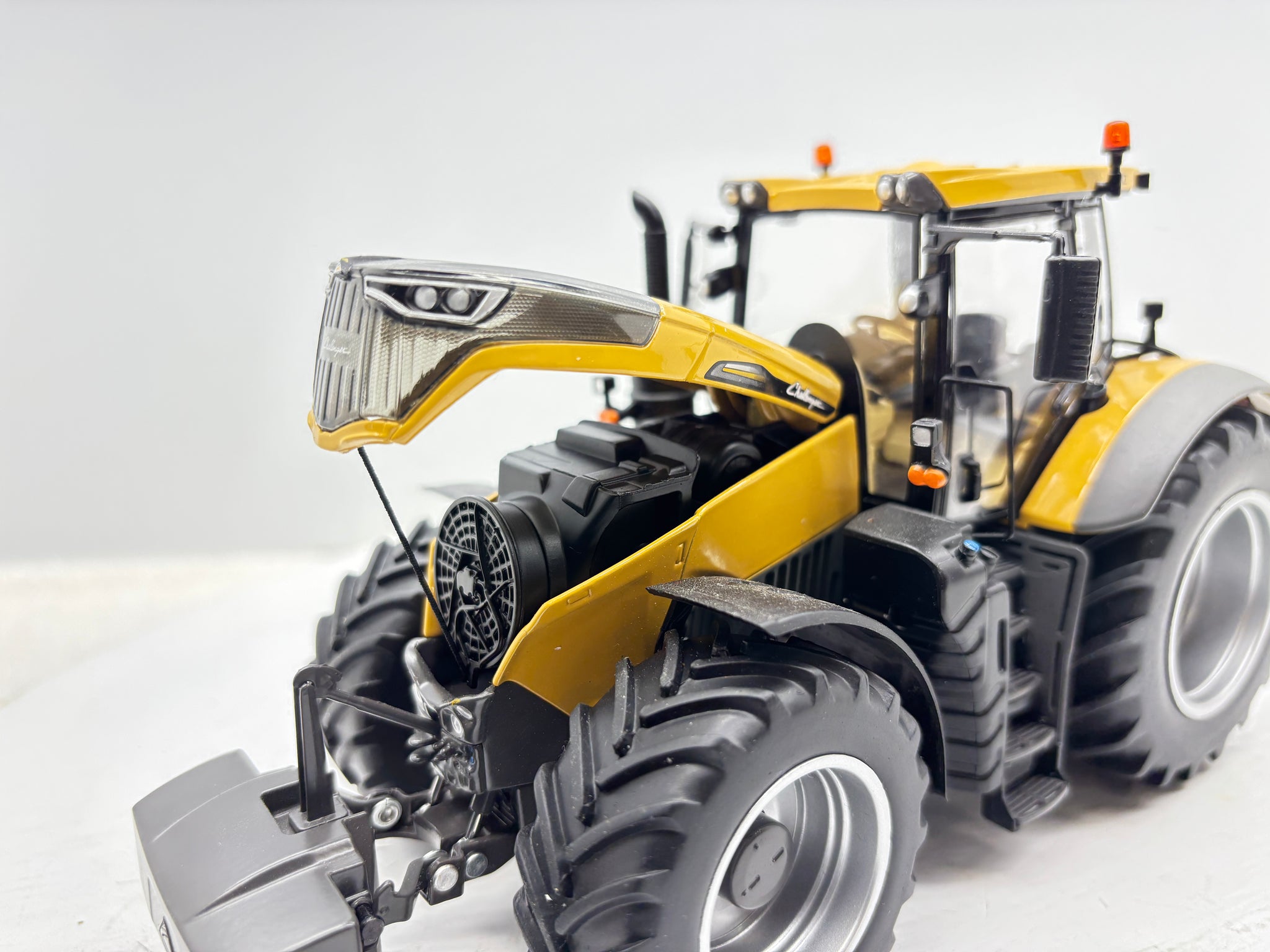 1/32 Challenger 1050
