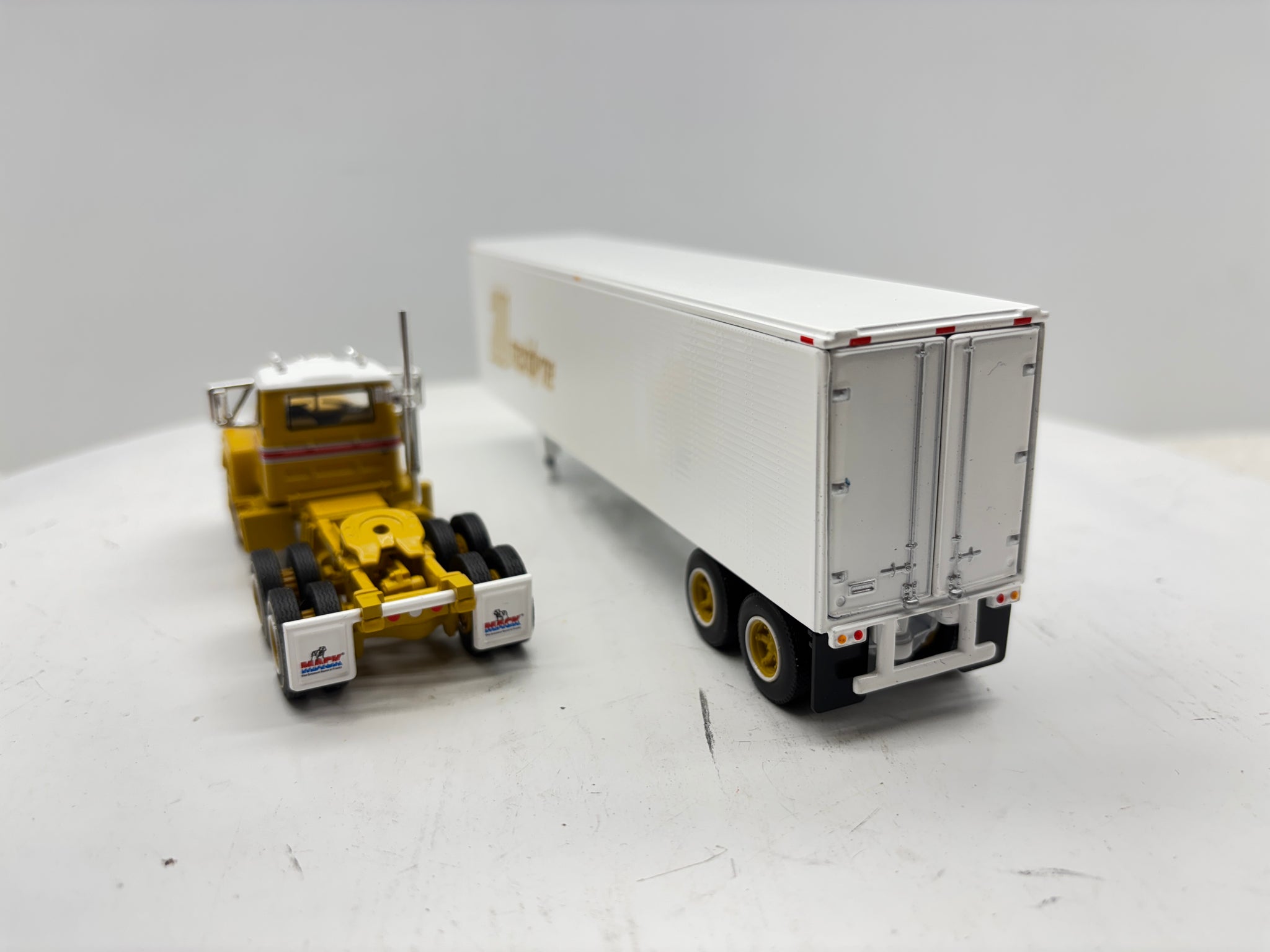 1/64 Mack R-Model Day Cab 125th