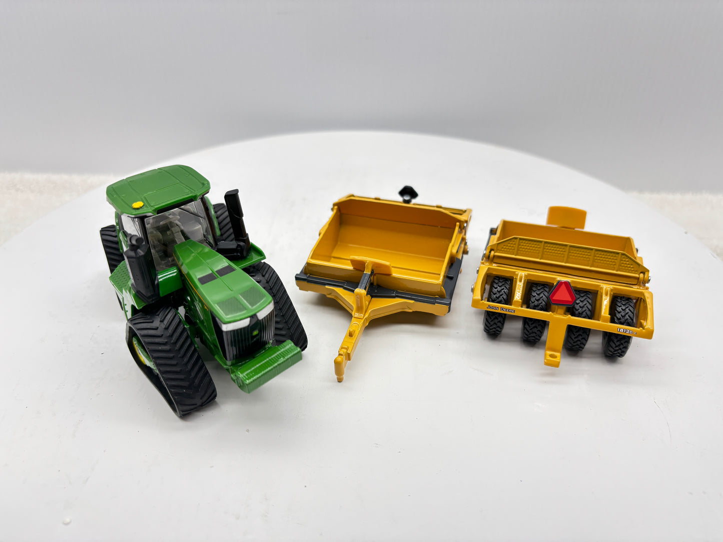 1/64 John Deere 9RX 590 Scraper Set
