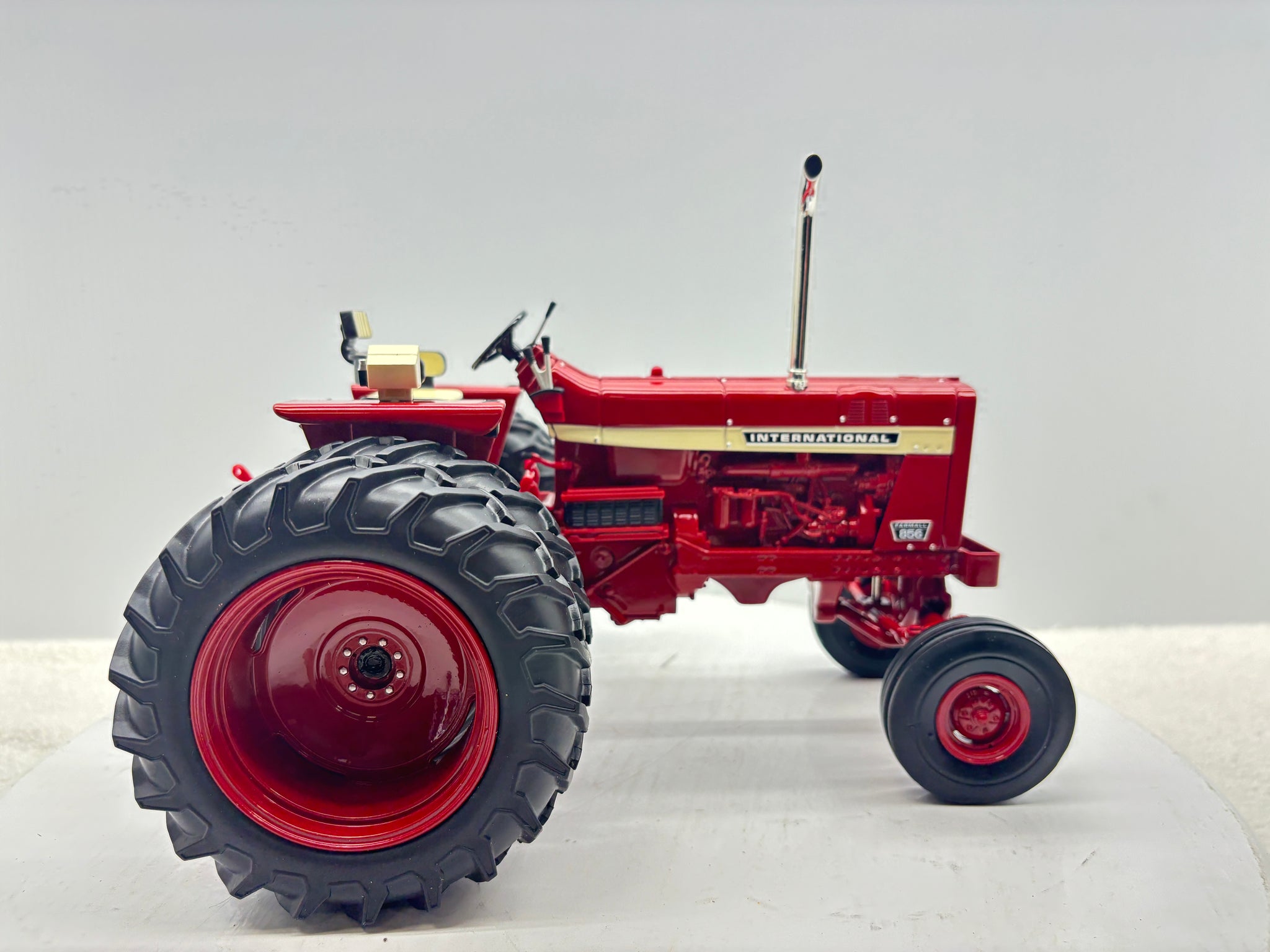 1/16 International 856 Power Series