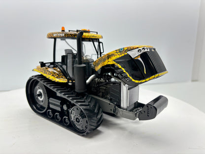 1/32 Challenger MT775E Field Viper