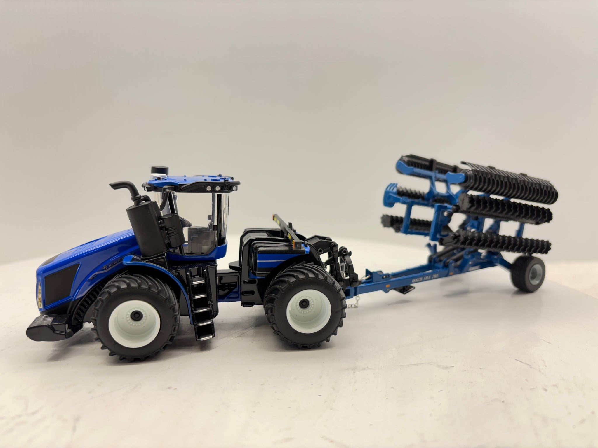 1/64 New Holland T9.700 PLM Prestige