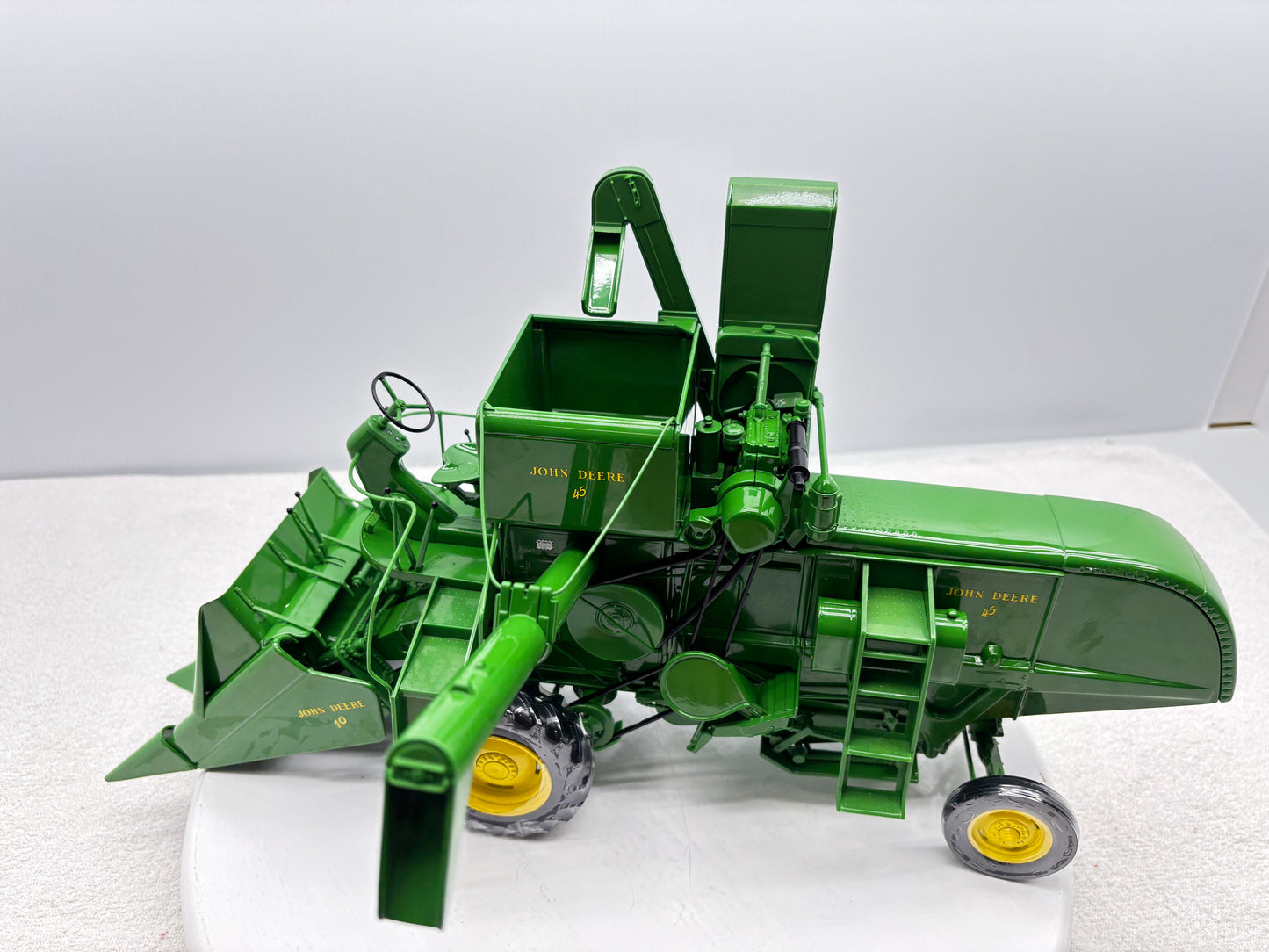 1/16 John Deere 45 Prestige