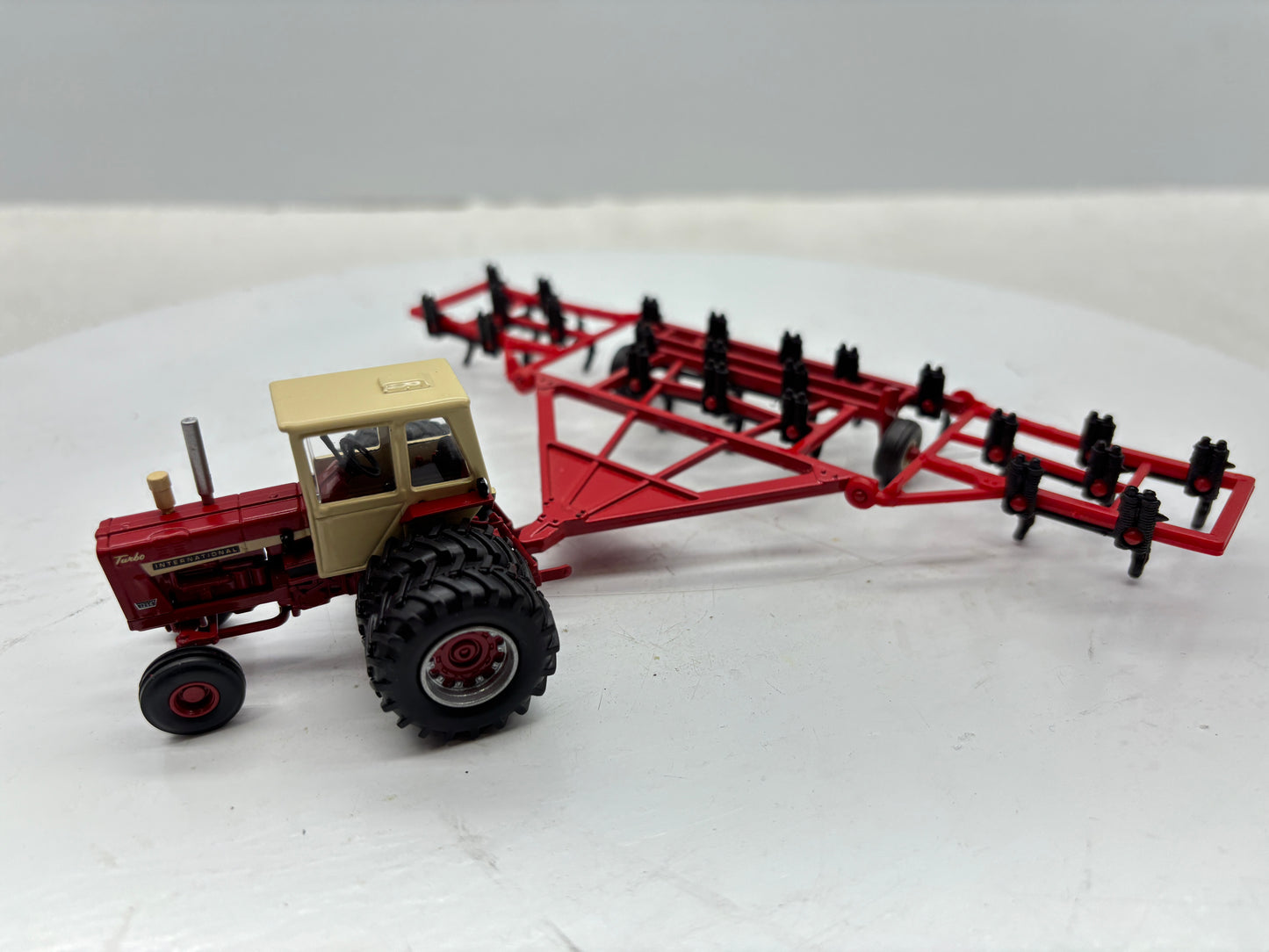 1/64 International 1256 2WD