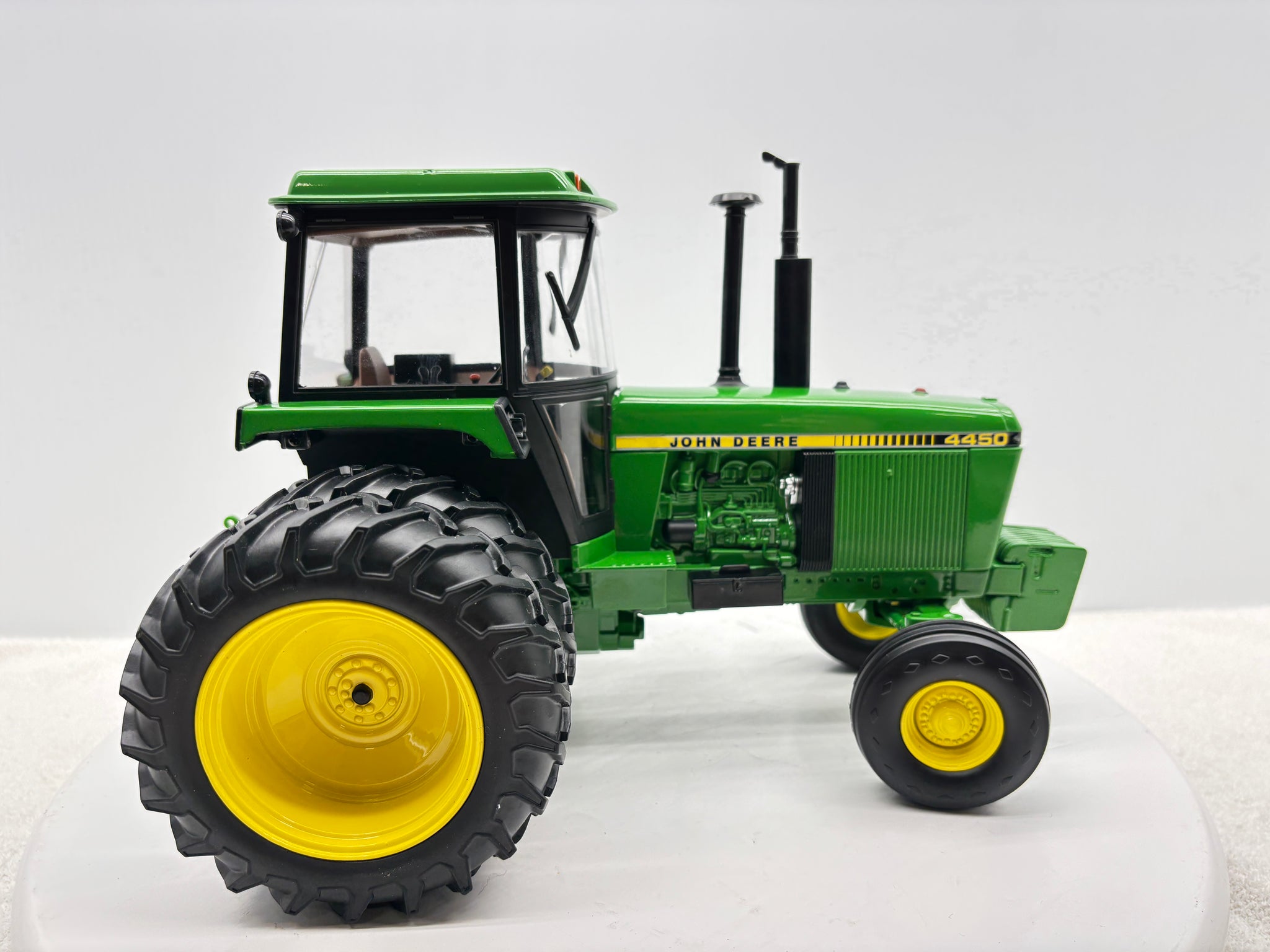 1/16 John Deere 4450 2wd Prestige