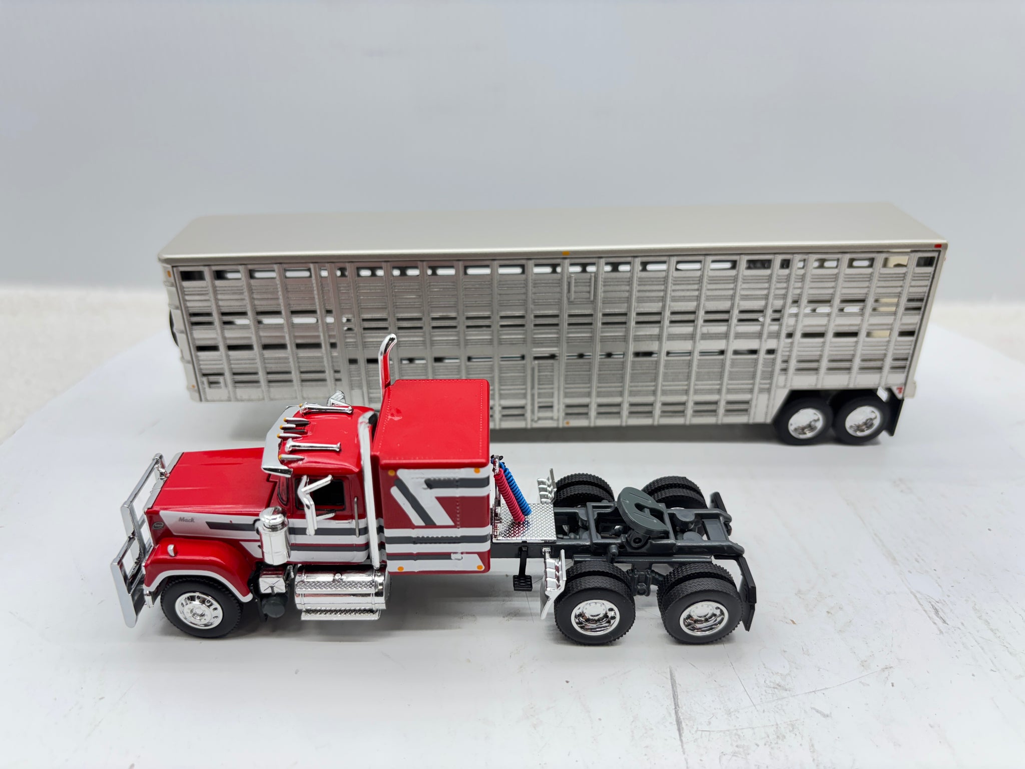 1/64 Mack Super-Liner Midroof