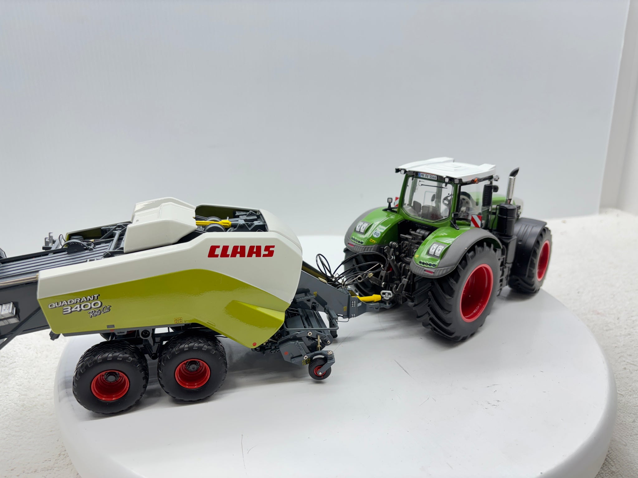 1/32  Claas Quadrant 3400 Roto Cut