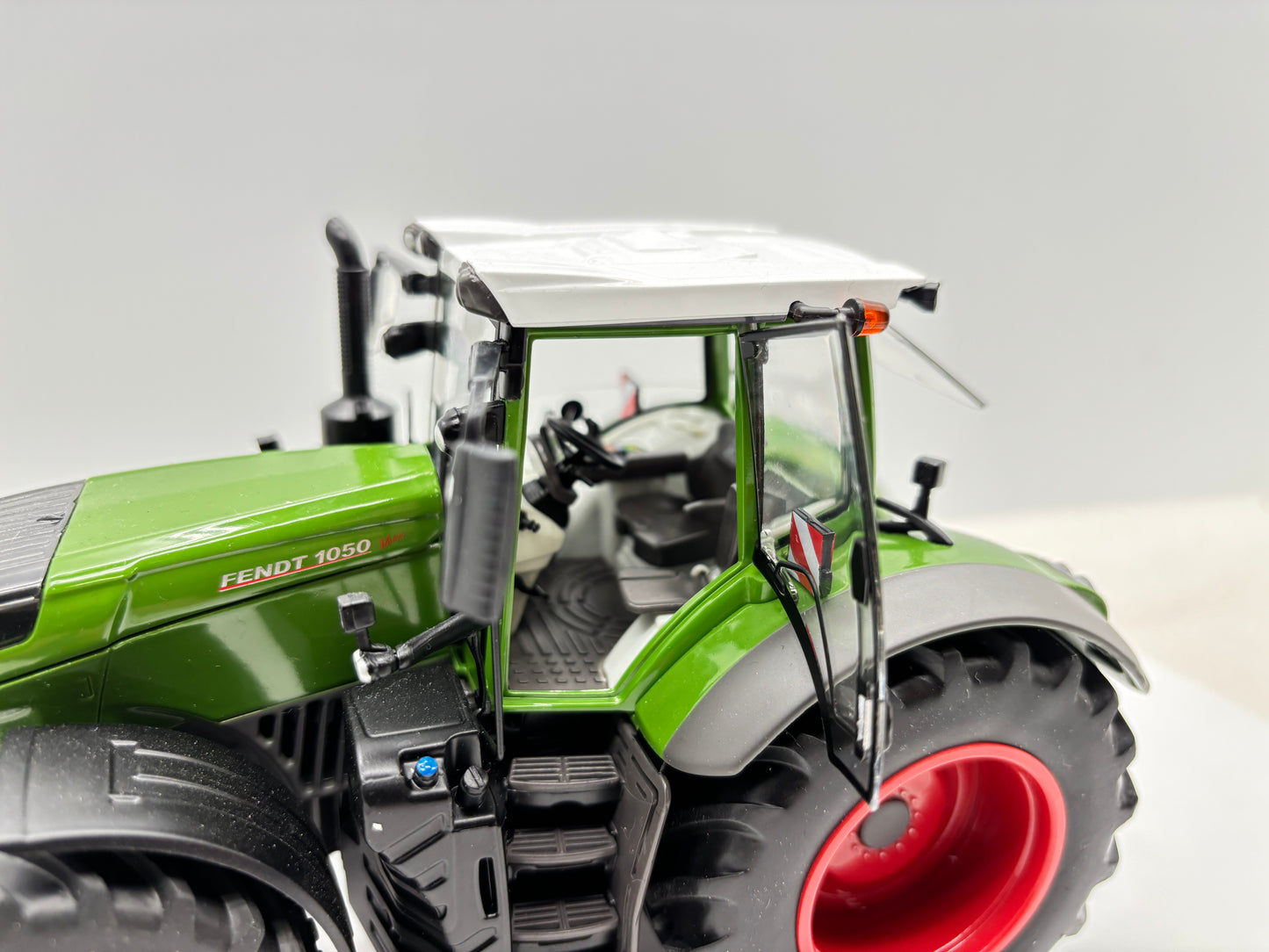 1/32 Fendt 1050 Vario
