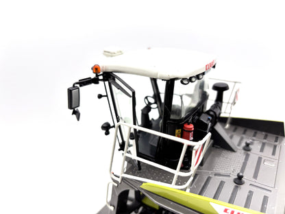1/32 Claas Xerion 4000 Saddle Trac