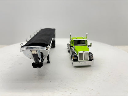 1/64 Kenworth W990 Day Cab (Green-Black)