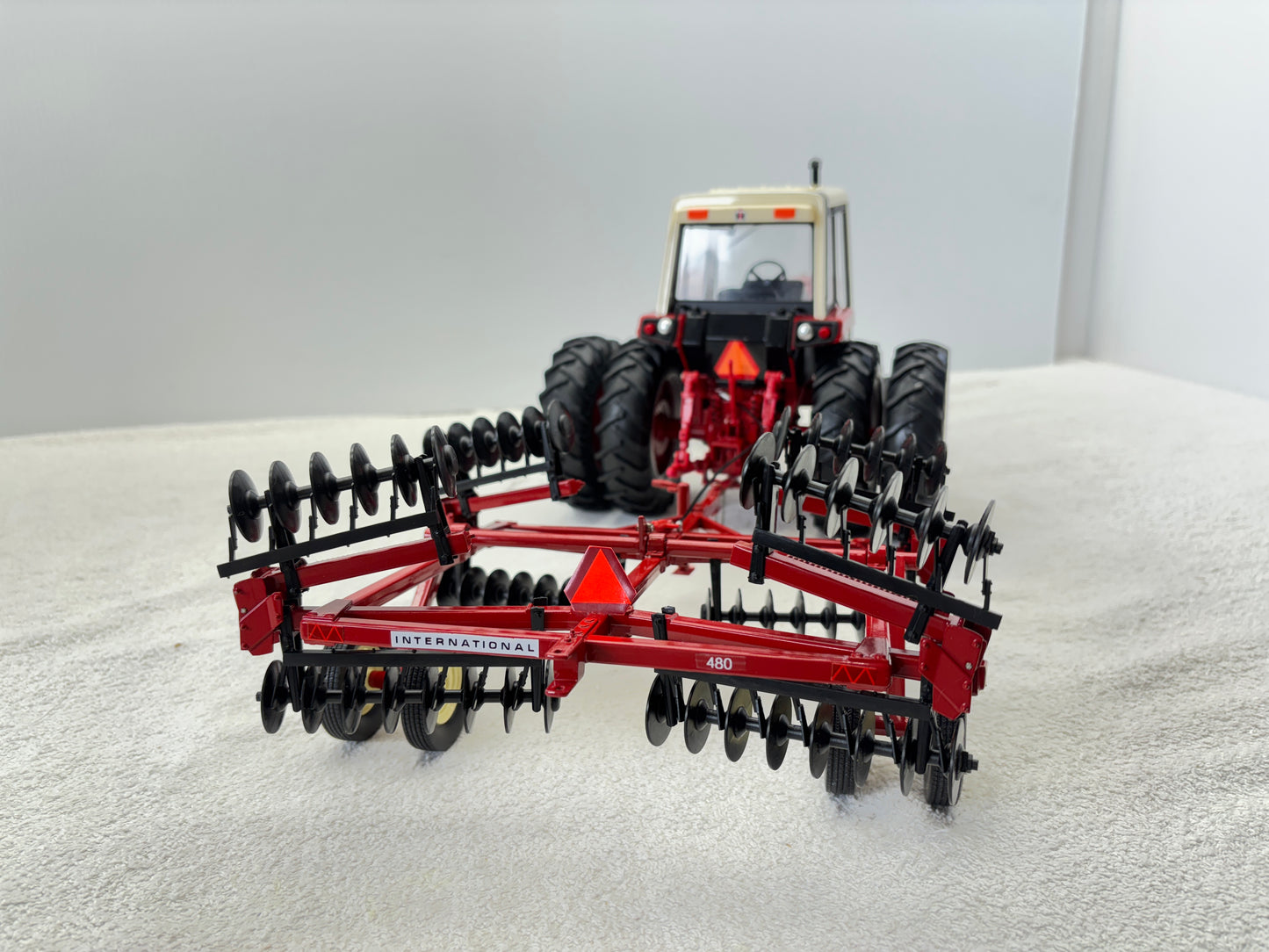 1/16 International 480 Custom