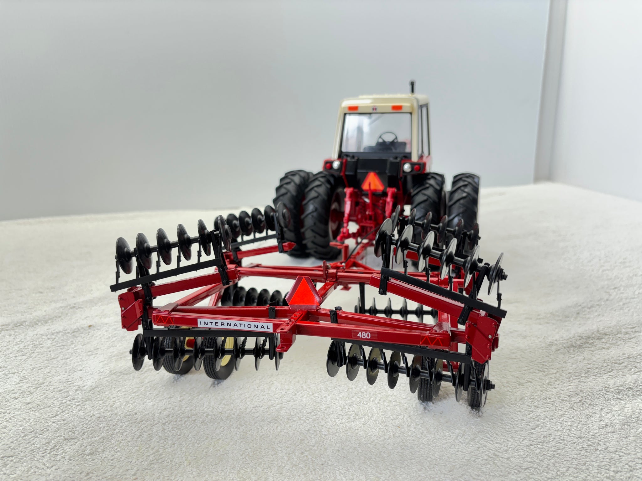 1/16 International 480 Custom