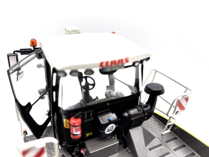 1/32 Claas Xerion 4000 Saddle Trac