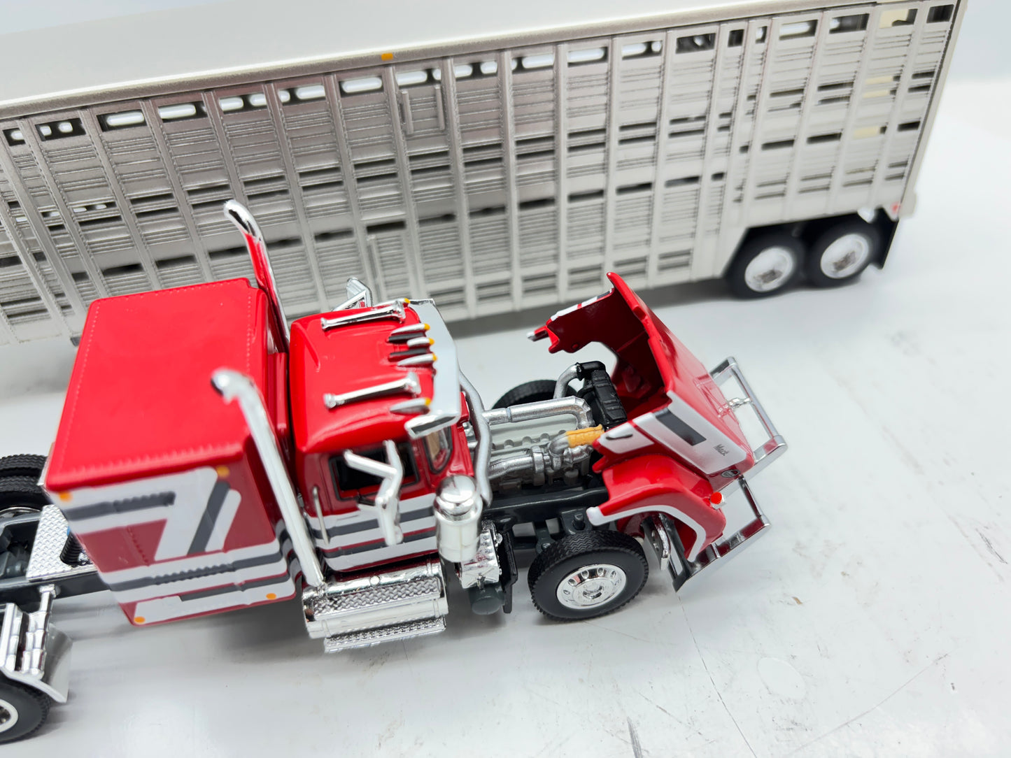 1/64 Mack Super-Liner Midroof