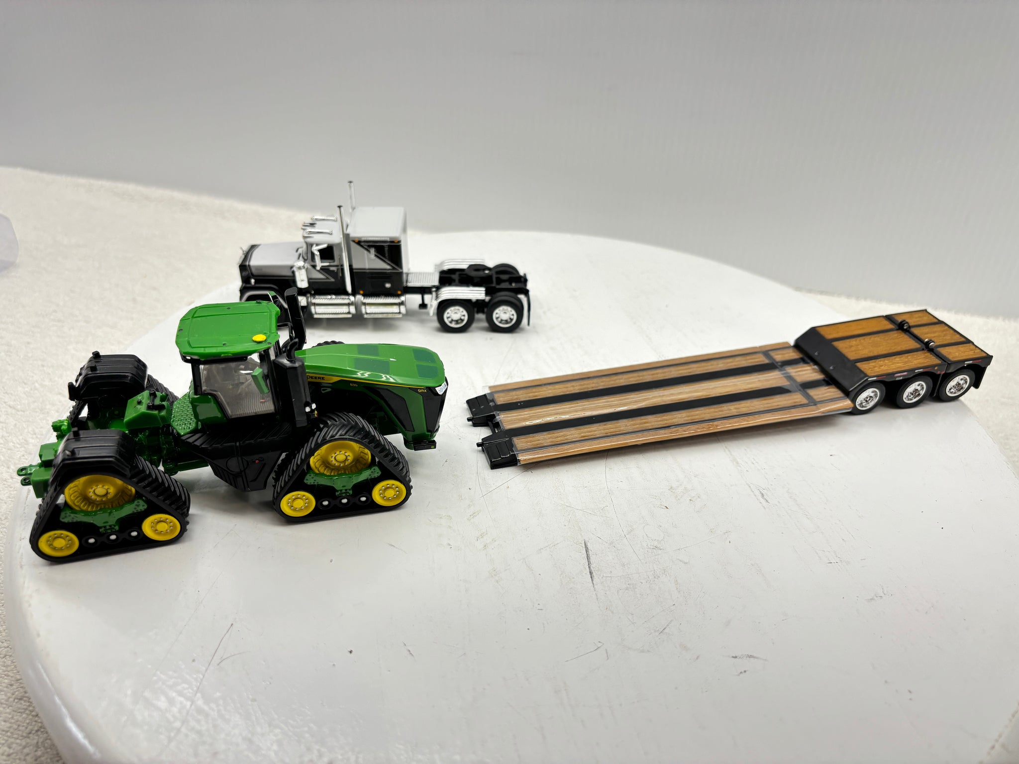 1/64 Mack Super-Liner 60'' Flat top