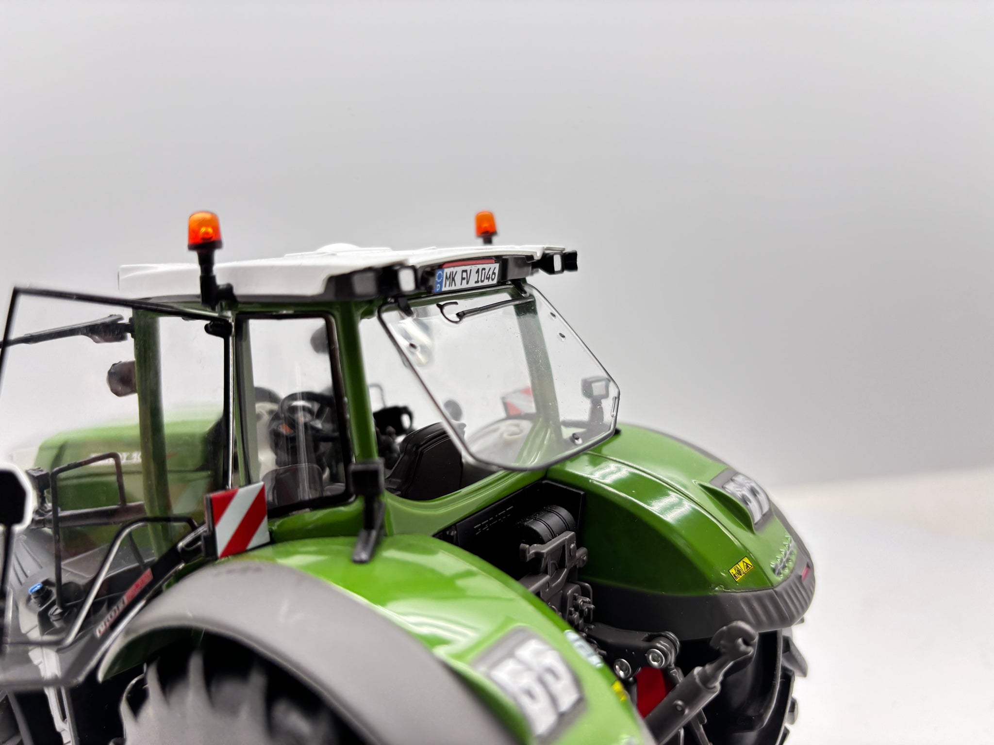 1/32 Fendt 1046 Vario Chrom