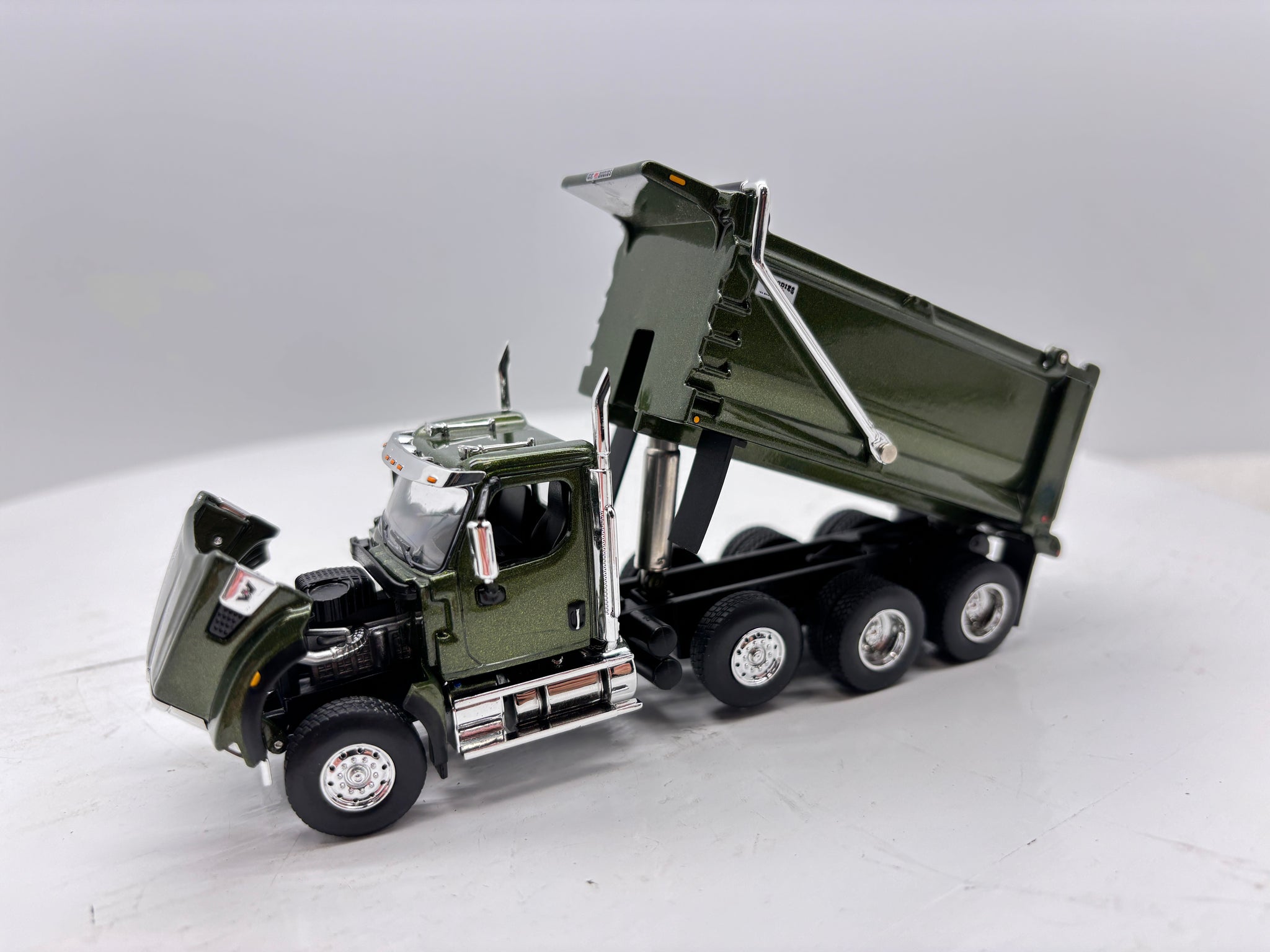 1/64 Western Star 49X (Mettalic Green)