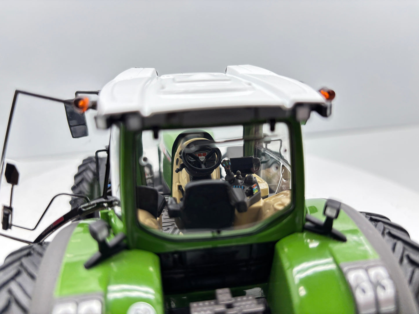 1/32 Fendt 942 Vario Row Crop