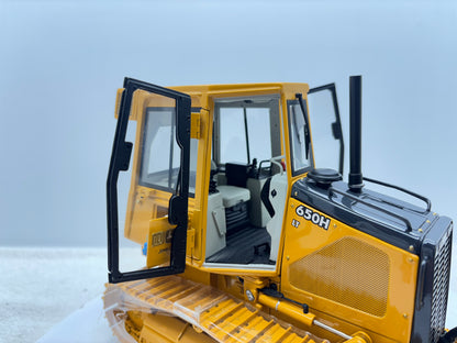 1/16 John Deere 650H Precision
