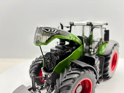 1/32 Fendt 1050 Vario