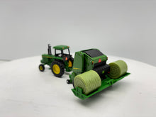 1/64 John Deere 561R